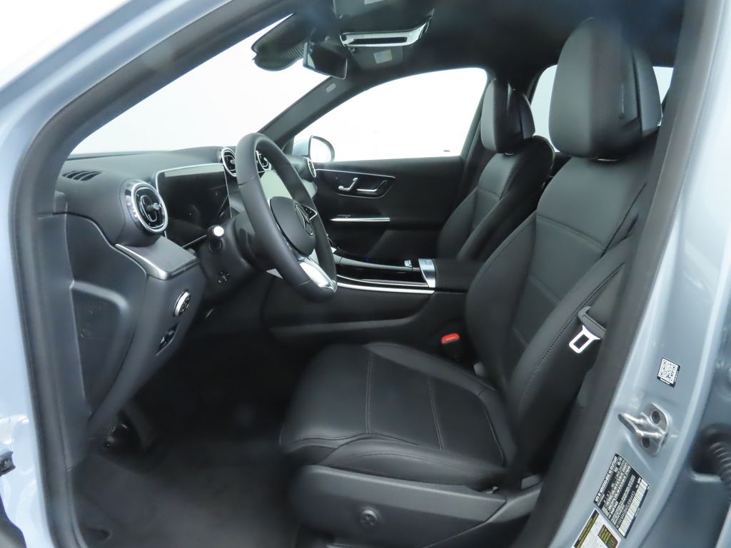 2025 Mercedes-Benz GLC 300 19