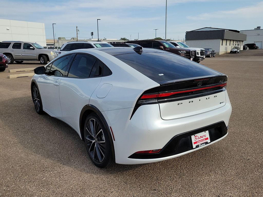 2023 Toyota Prius XLE - 6