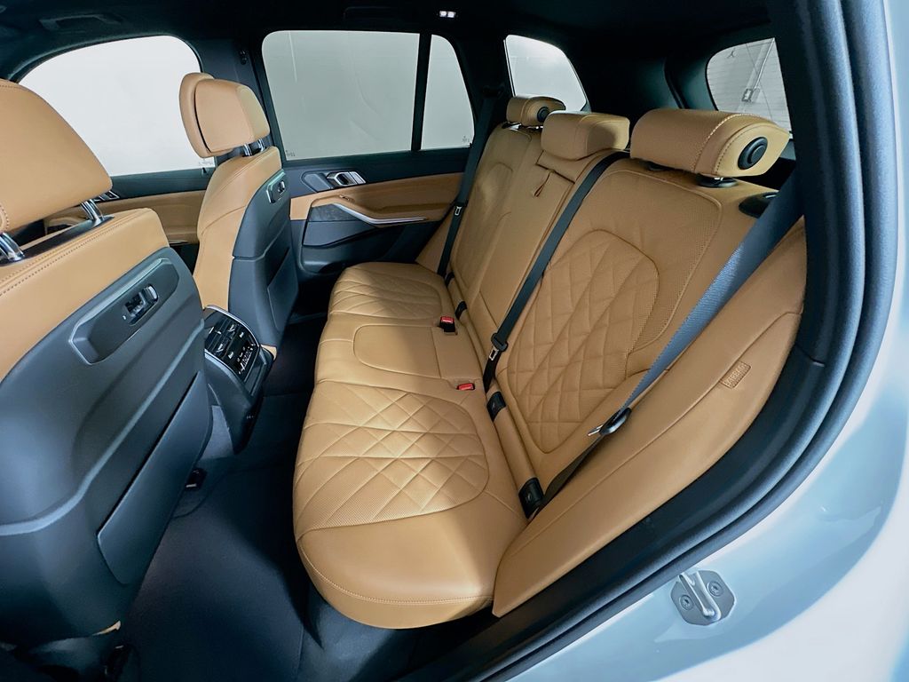 Thumbnail: 2026 BMW X5 - 17