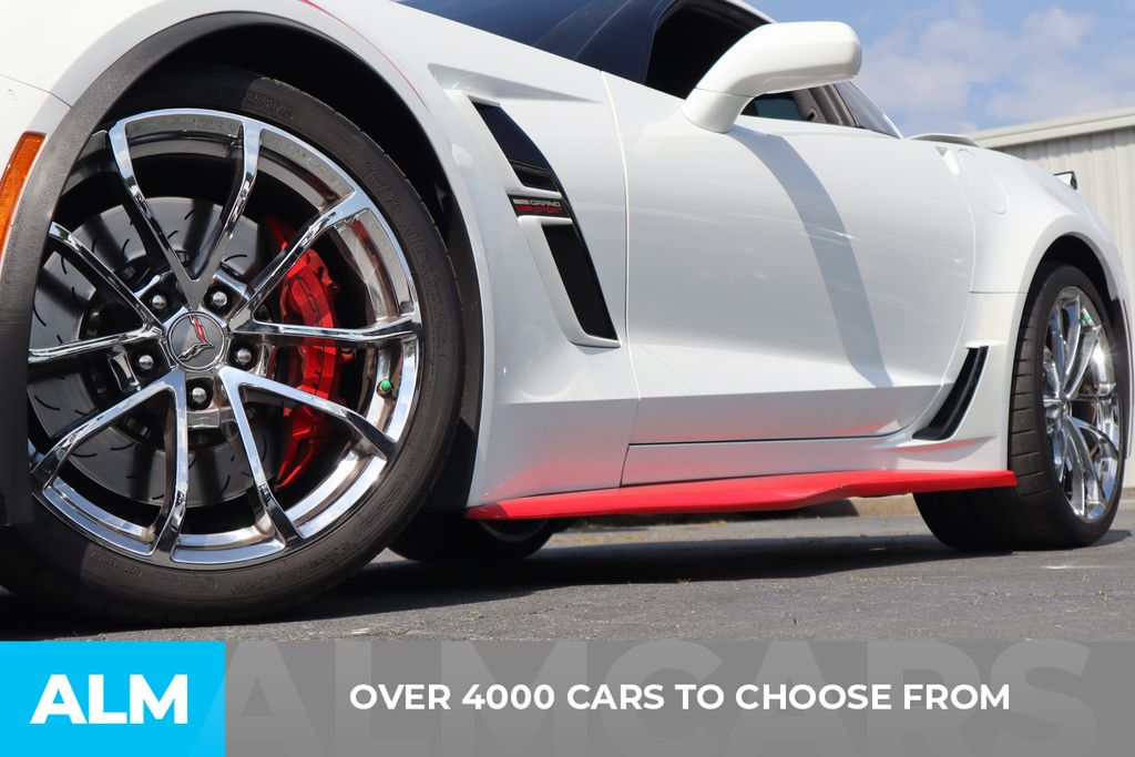 Used 2018 White Chevrolet Grand Sport image 3