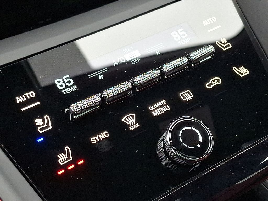 Thumbnail: 2026 Porsche Macan - 15