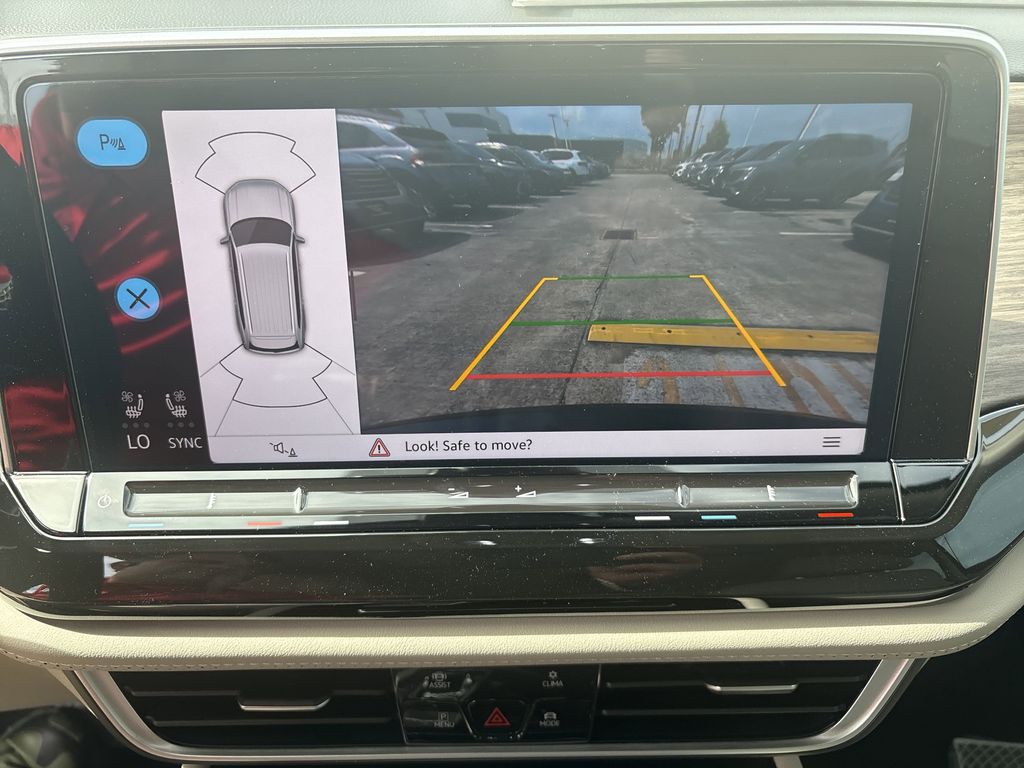 New 2025 Black Volkswagen 2.0T SEL image 22