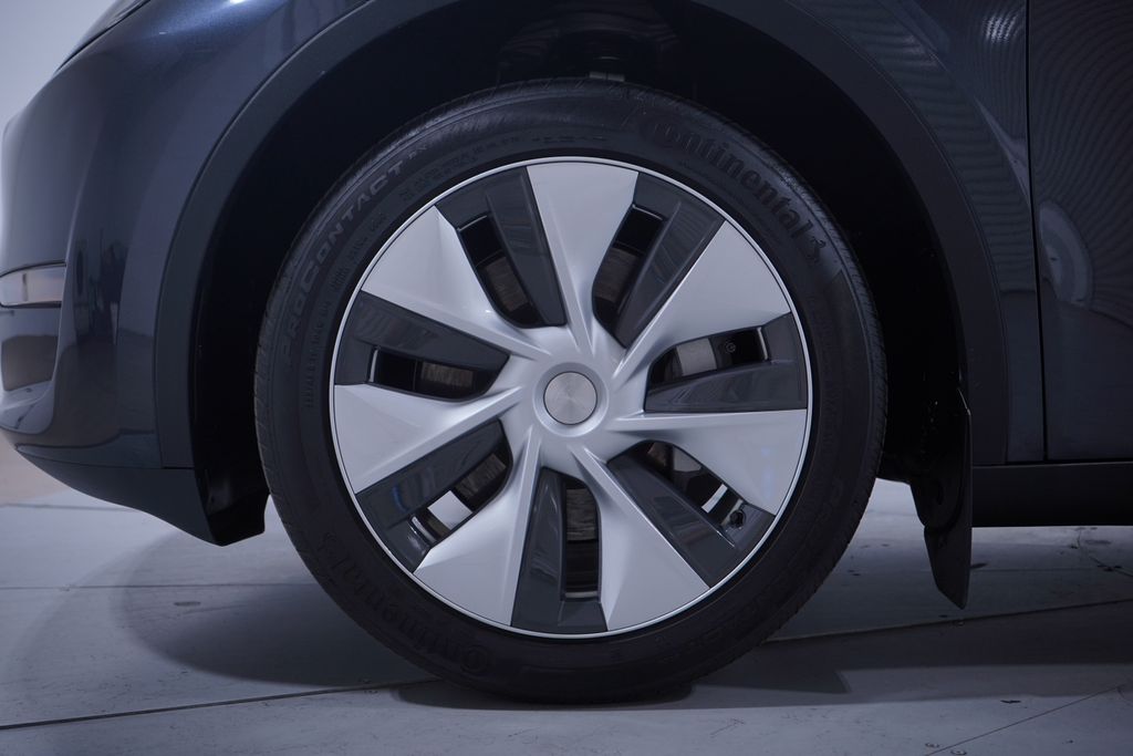 Thumbnail: 2024 Tesla Model Y - 2
