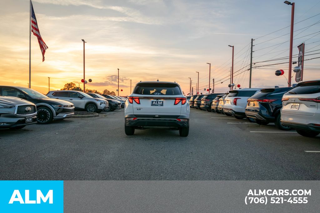 Used 2025 Orange Hyundai SEL Convenience image 22