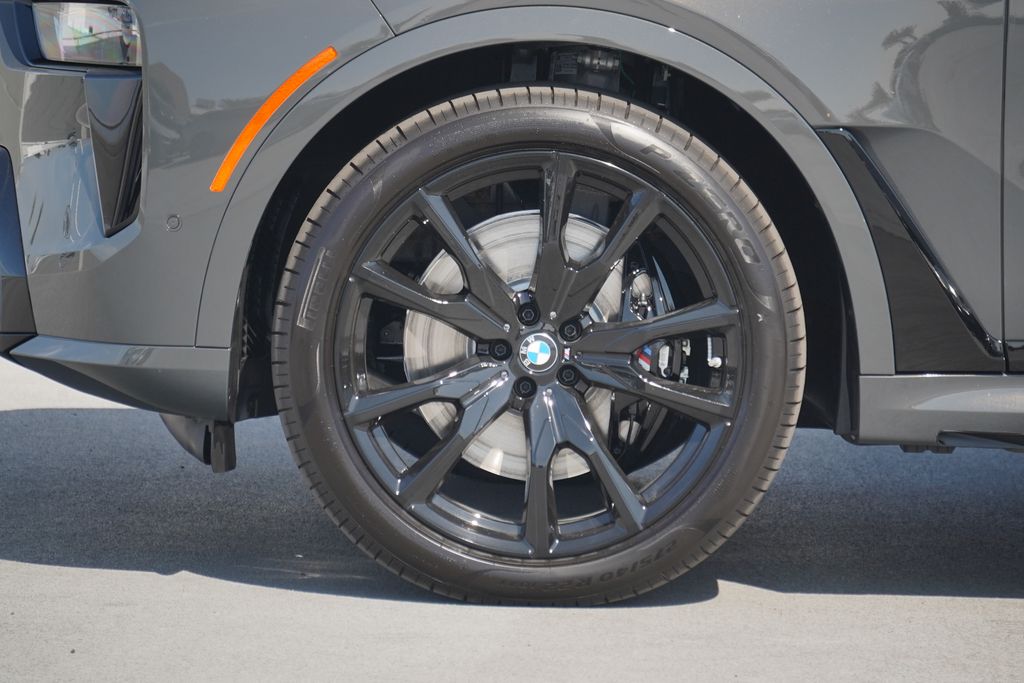 2025 BMW X7 M60i 4