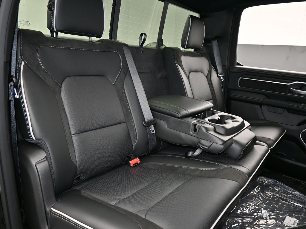 New 2026 Diamond Black Crystal Pearlcoat Ram Laramie image 40