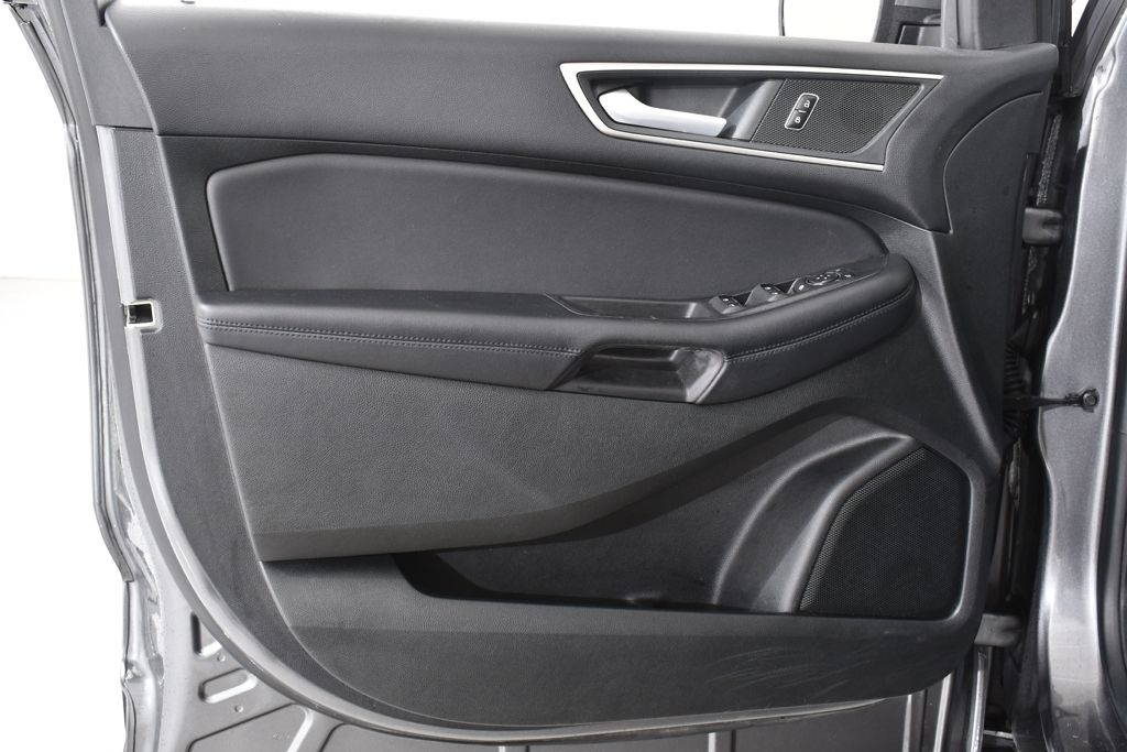 Used 2022 Gray Ford SEL image 25