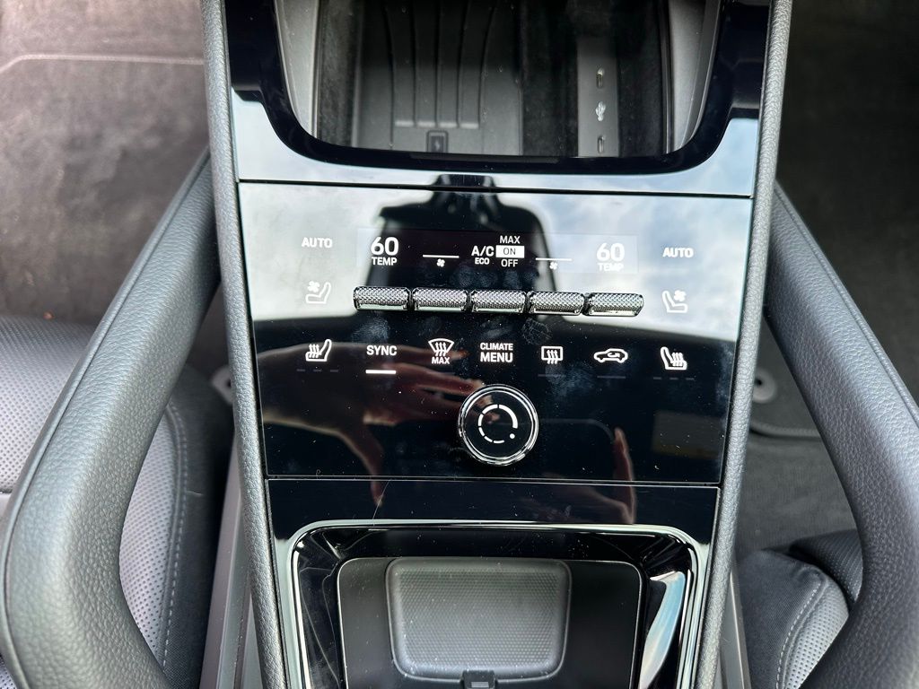 Thumbnail: 2024 Porsche  - 24