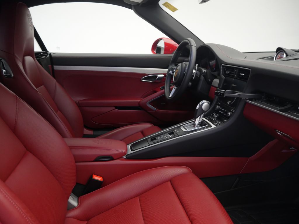 Thumbnail: 2019 Porsche 911 - 22