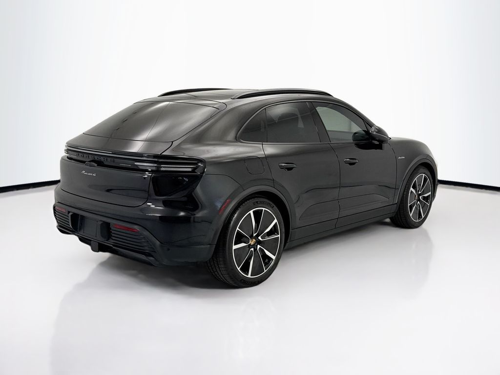 Thumbnail: 2024 Porsche Macan - 7