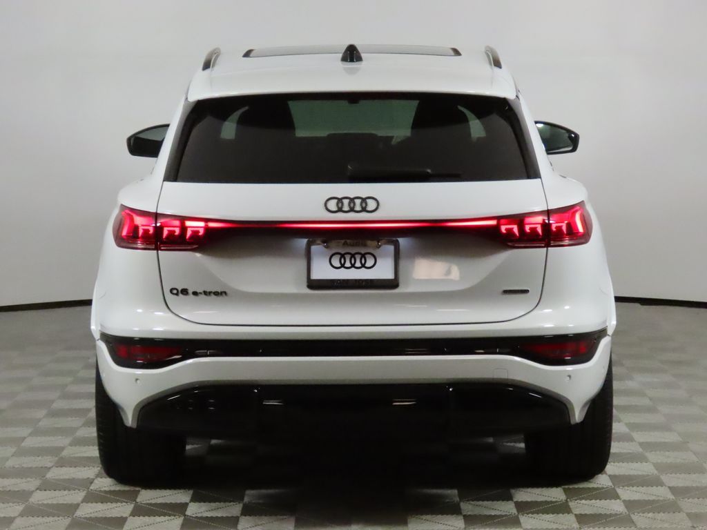 Thumbnail: 2027 Audi Q6 e-tron - 4