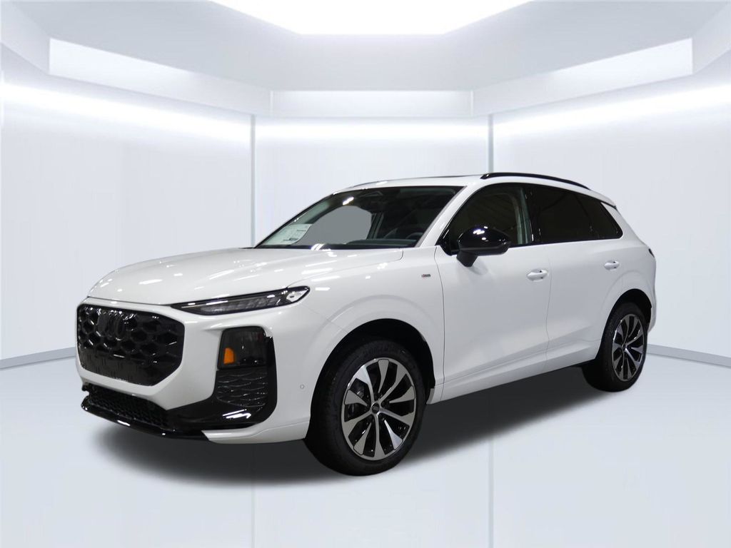 Arkona White 2026 Audi Q3 SUV / Crossover  7-Speed Automatic
