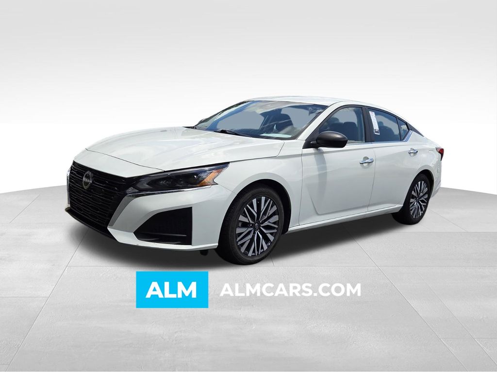 Glacier White 2025 Nissan Altima Sedan Front-Wheel Drive Continuously Variable Transmission