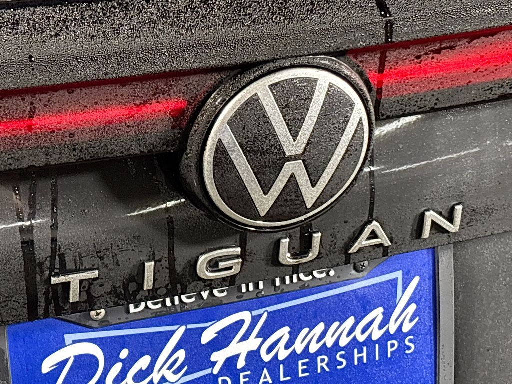 2025 Volkswagen Tiguan 2.0T SE
