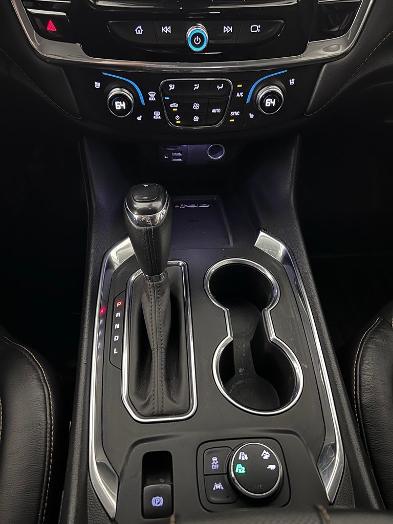 Used 2020 White Chevrolet Premier image 33