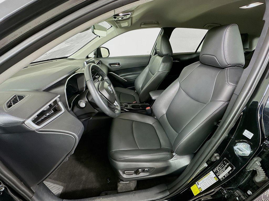 Thumbnail: 2025 Toyota Corolla Cross - 21