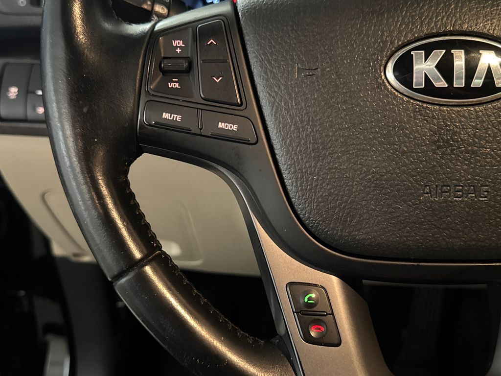 Used 2014 Black Kia EX image 21