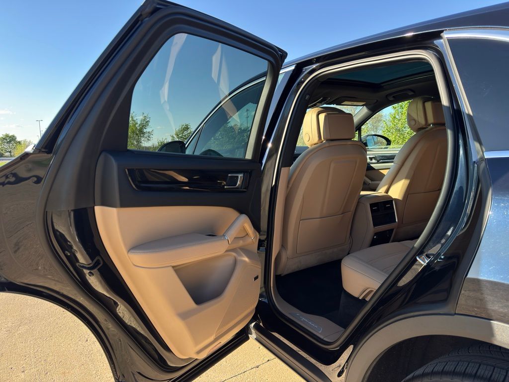 2023 Cayenne picture #26