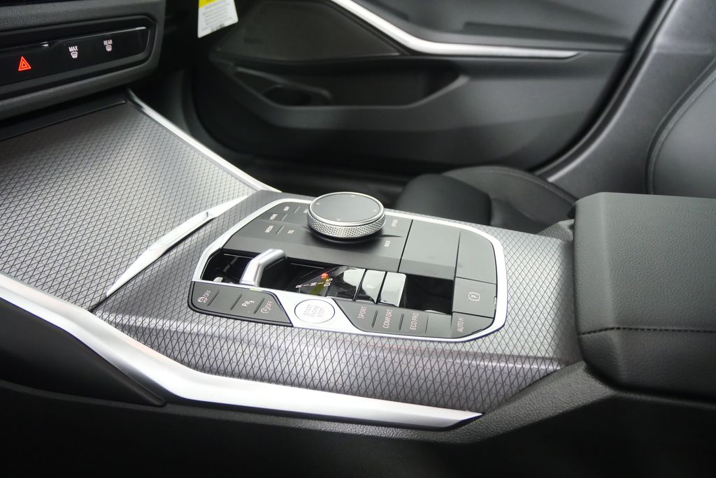 Thumbnail: 2026 BMW 3 Series - 21