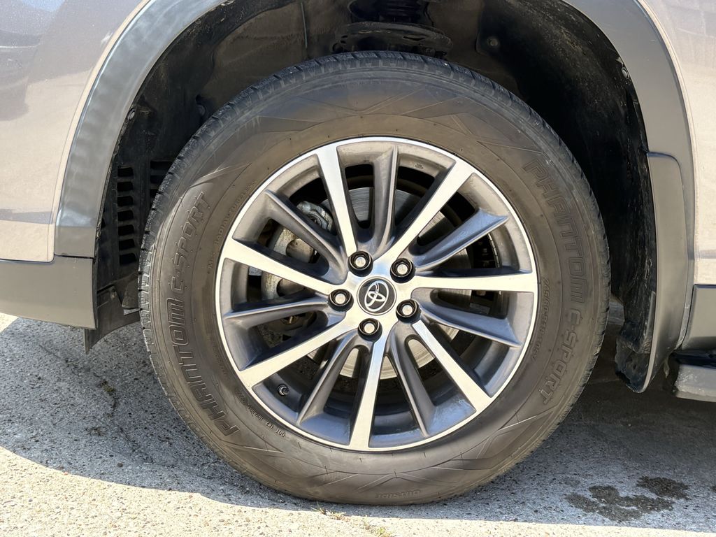 2019 Toyota Highlander XLE Gray at Gullo Toyota