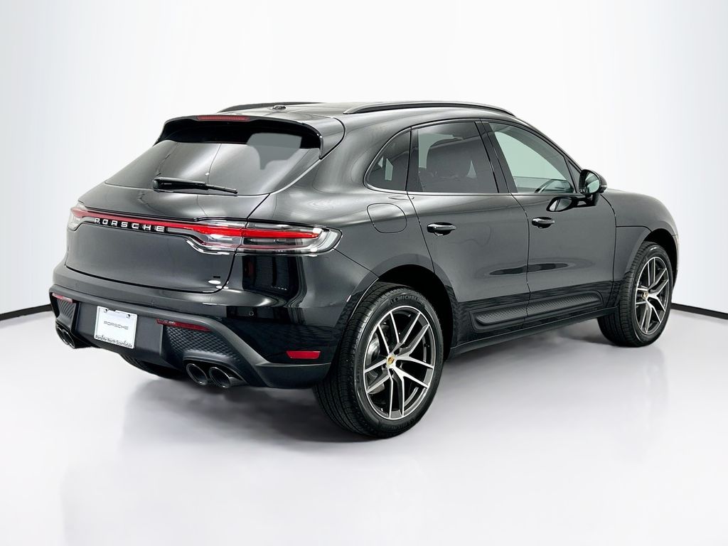 Thumbnail: 2026 Porsche Macan - 7