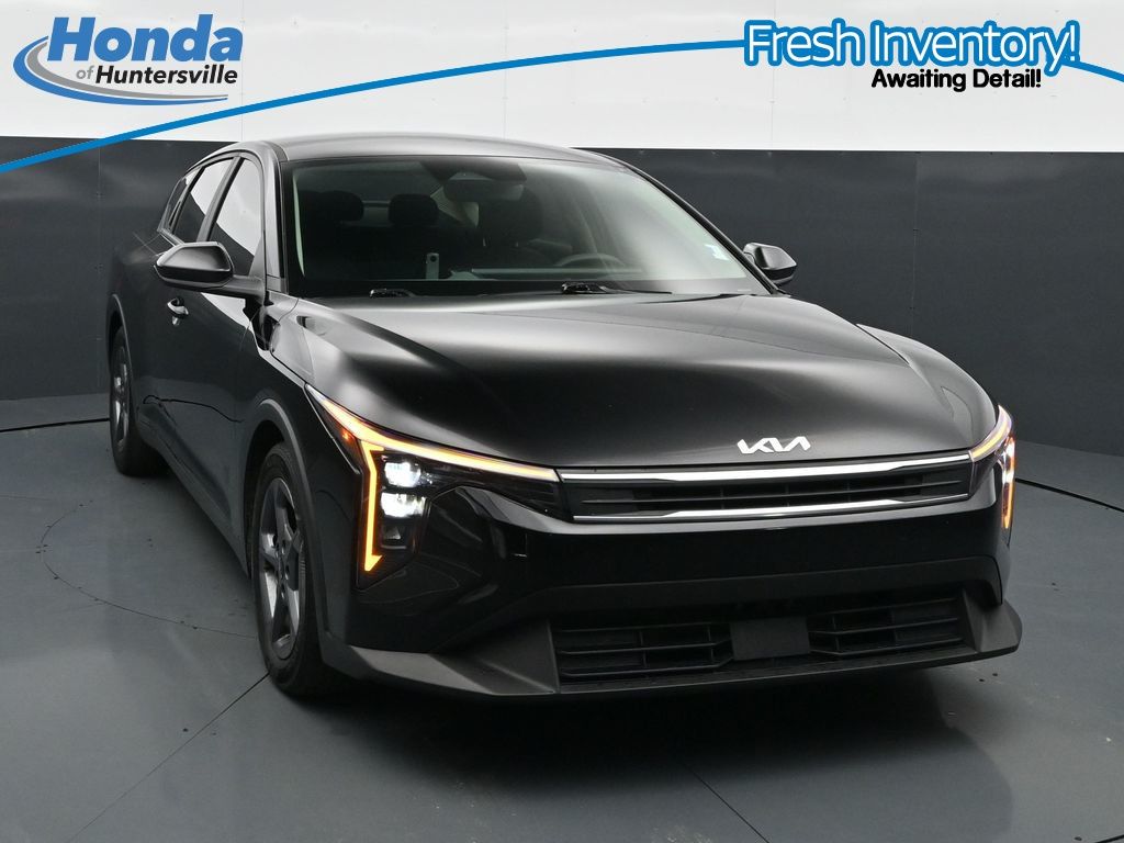 Aurora Black Pearl 2025 Kia K4 Sedan Front-Wheel Drive Continuously Variable Transmission