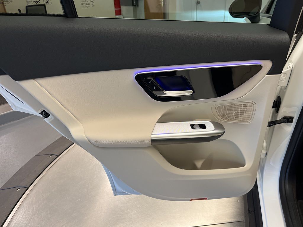 Thumbnail: 2026 Mercedes-Benz GLC - 23