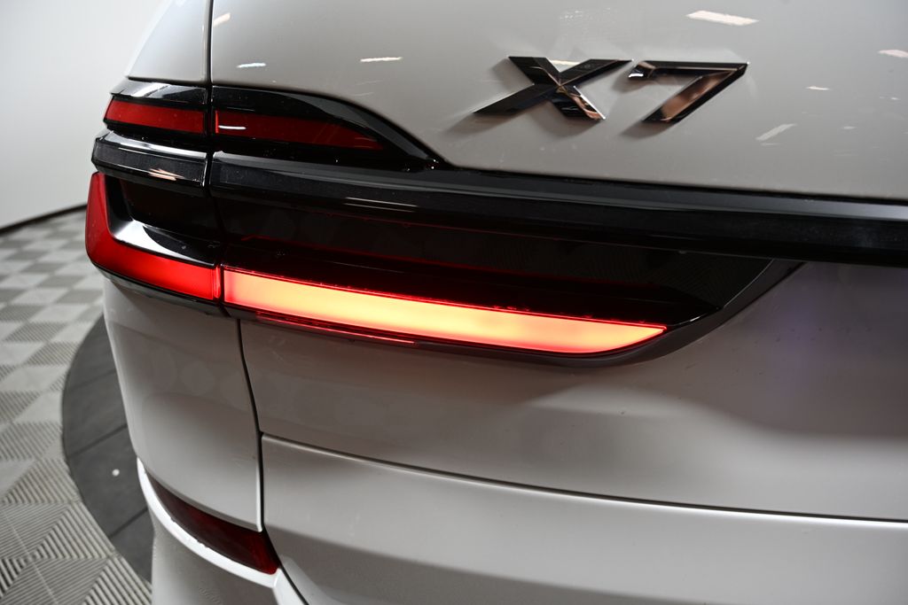 2026 BMW X7 xDrive40i 11