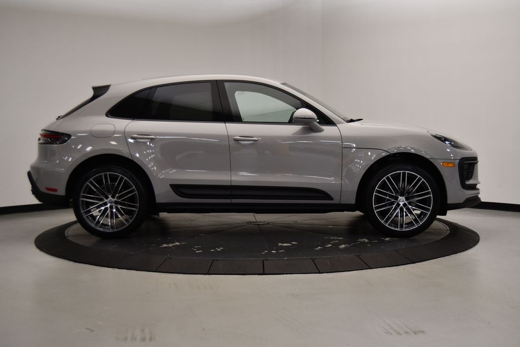 2024 Porsche Macan  6