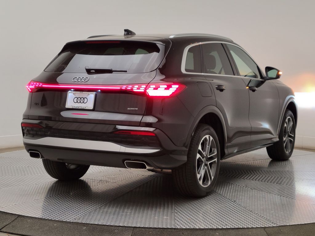 Thumbnail: 2025 Audi Q5 - 5
