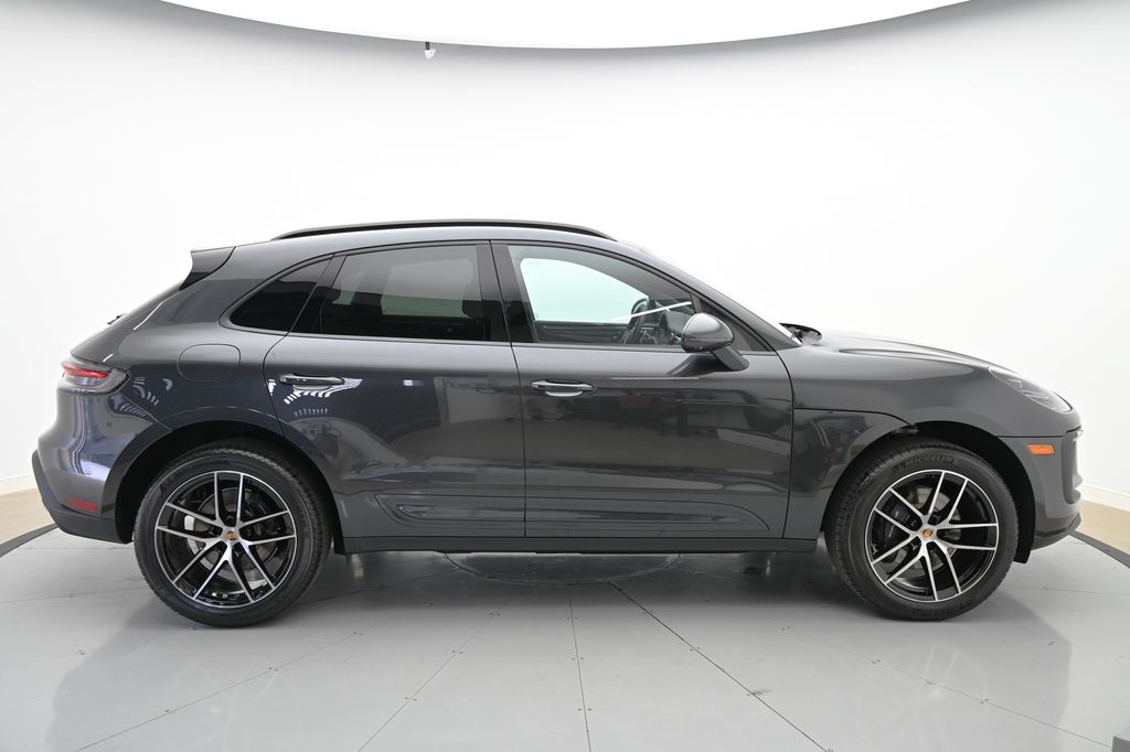 Thumbnail: 2024 Porsche Macan - 4