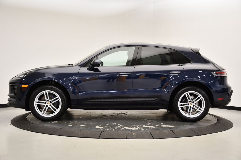 2022 Porsche Macan  2