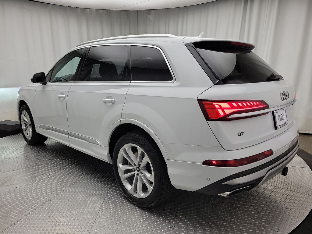 2025 Audi Q7 Premium Plus 4