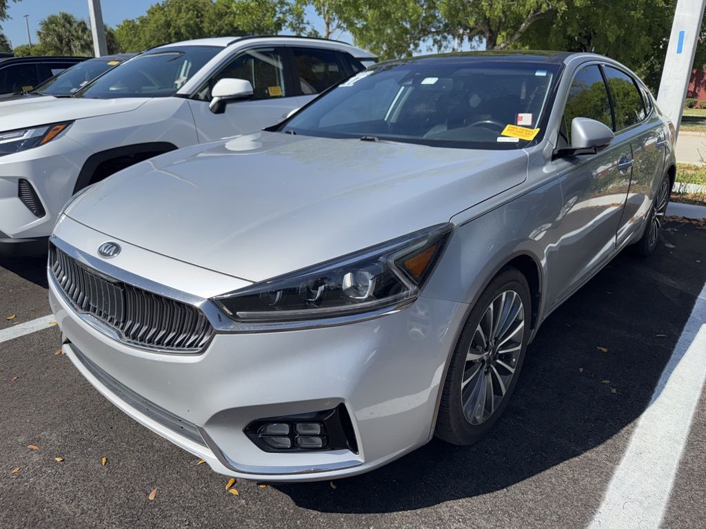 2017 Kia Cadenza Technology