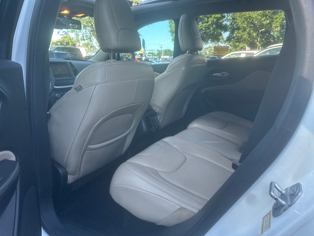 Used 2015 White Jeep Limited image 22