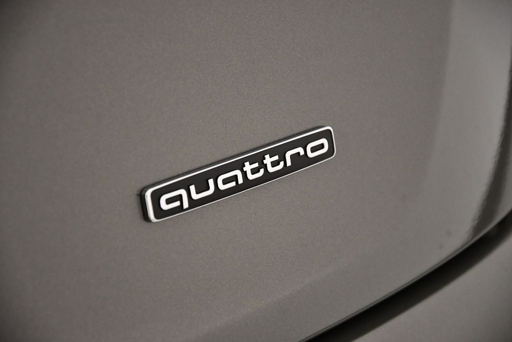 Thumbnail: 2025 Audi Q5 - 10