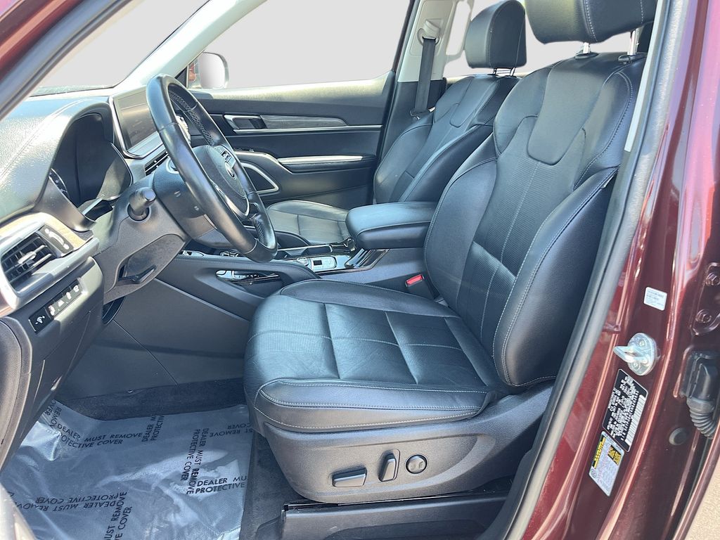 Used 2022 Purple Kia EX image 21