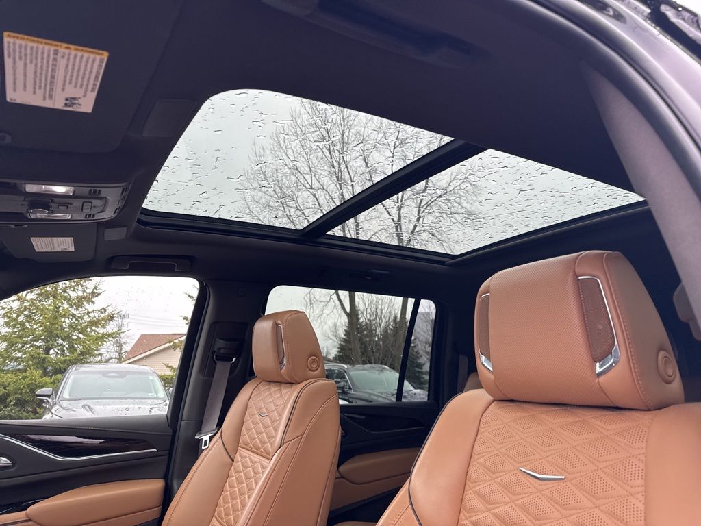 Used 2023 Black Cadillac Sport image 8