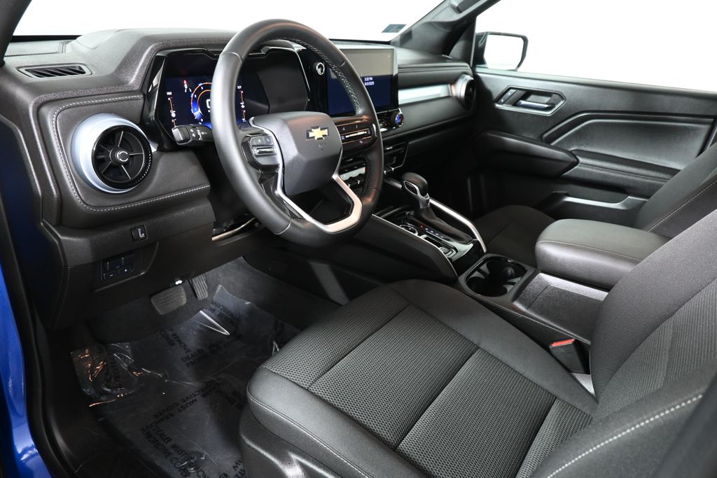 Thumbnail: 2023 Chevrolet Colorado - 14