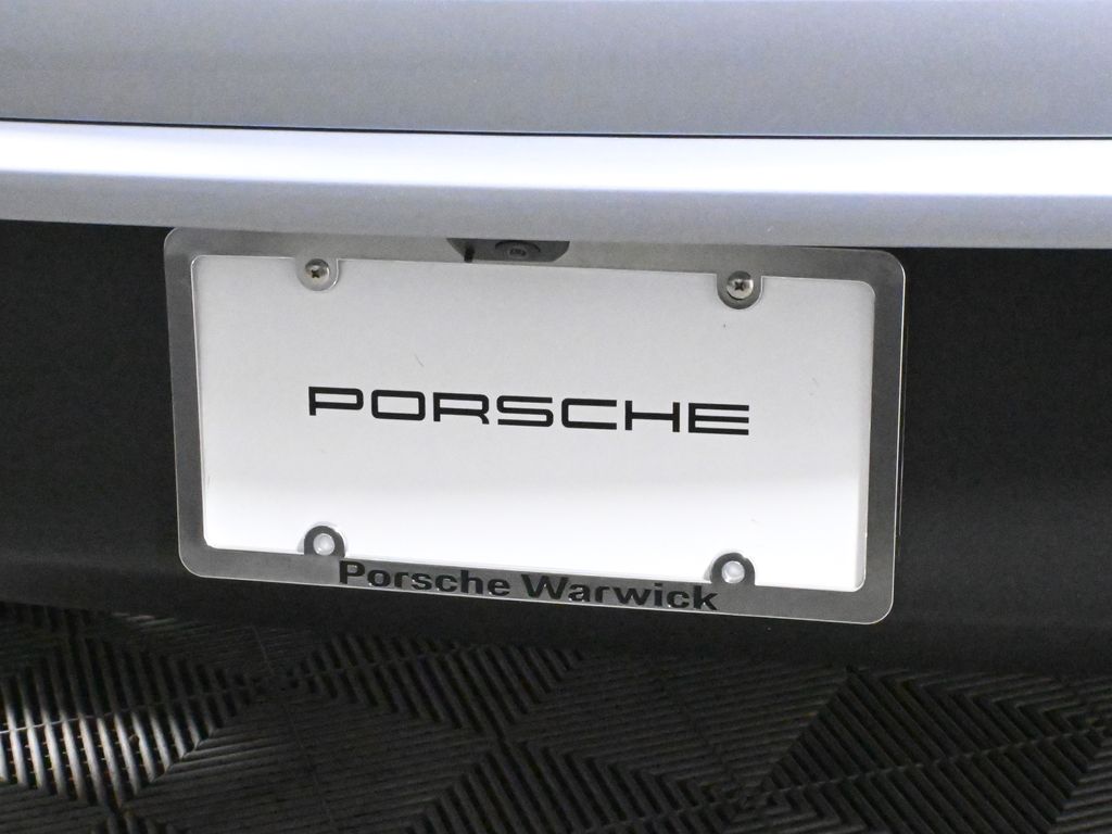 Thumbnail: 2026 Porsche Macan - 14