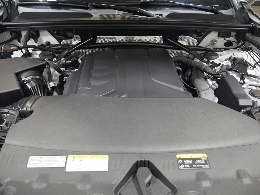 Thumbnail: 2025 Audi Q5 - 11