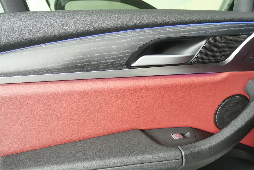Thumbnail: 2022 BMW X4 - 13