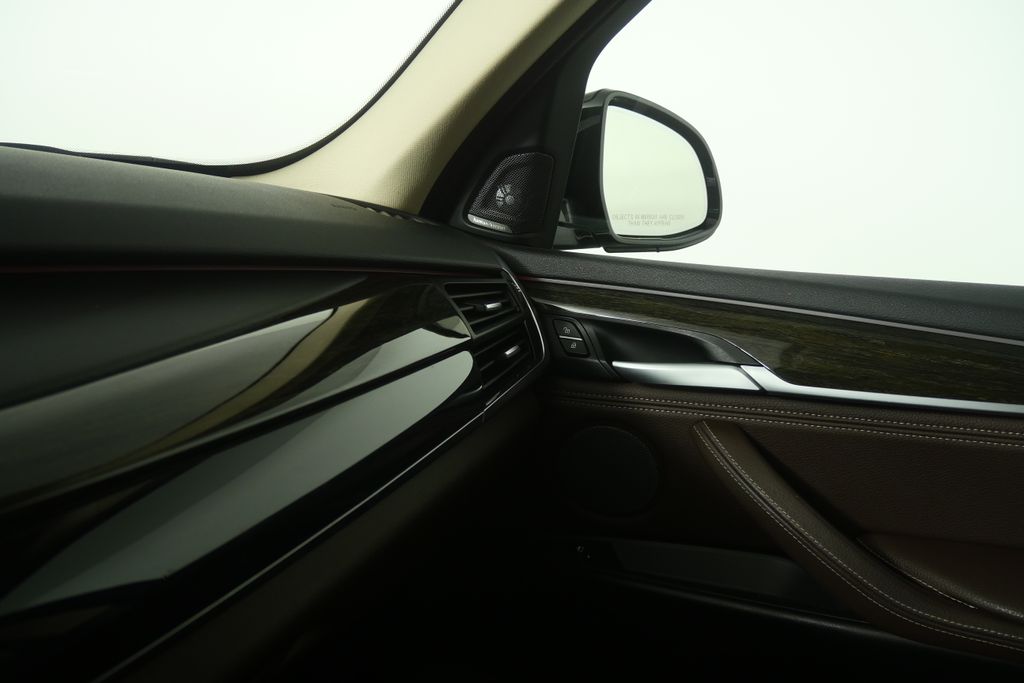 Thumbnail: 2015 BMW X5 - 25