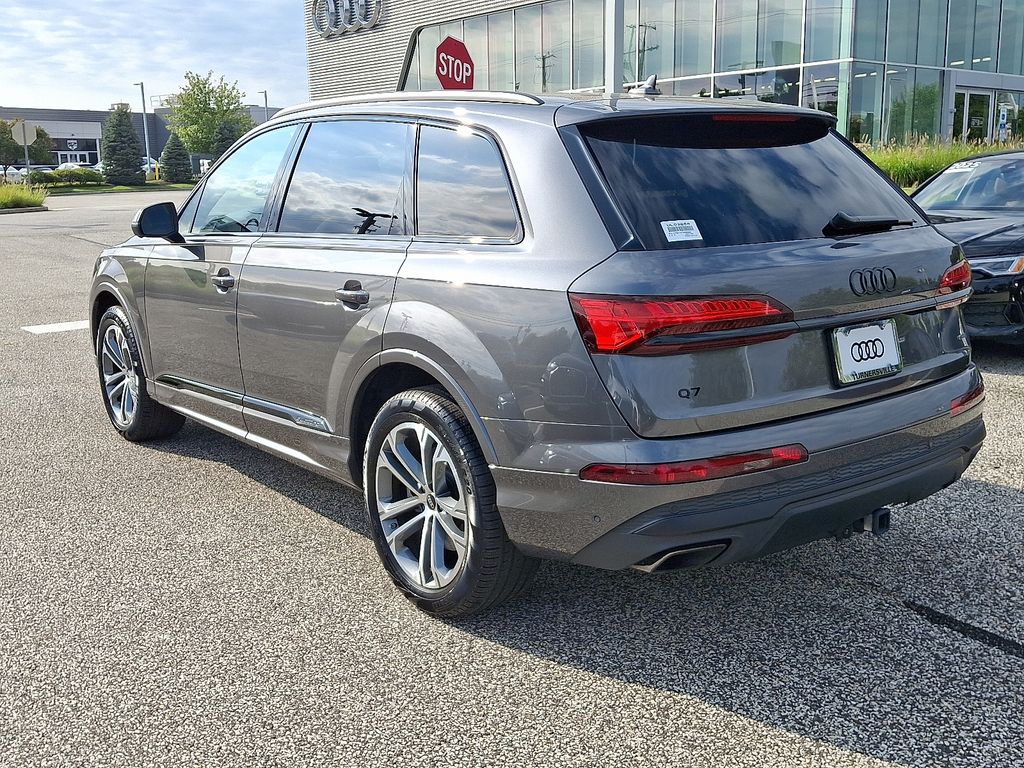 Thumbnail: 2026 Audi Q7 - 4