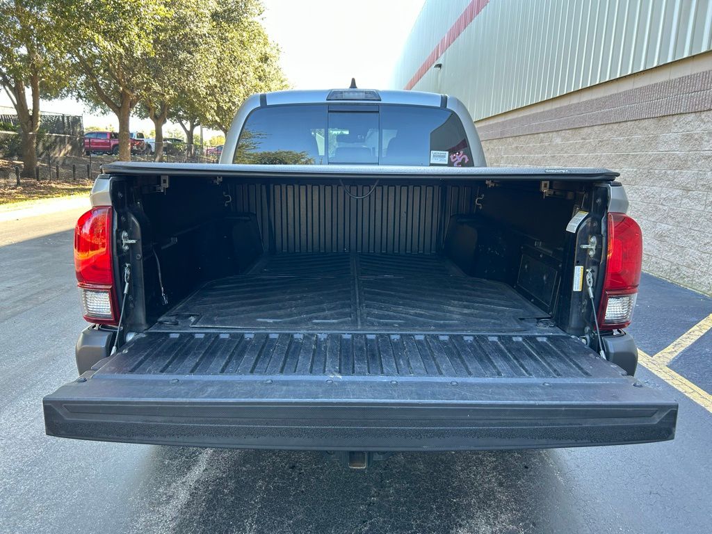 Thumbnail: 2020 Toyota Tacoma - 10