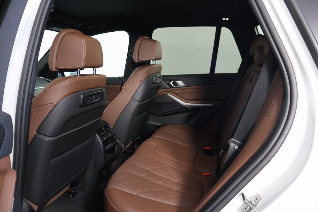 Thumbnail: 2023 BMW X5 - 11