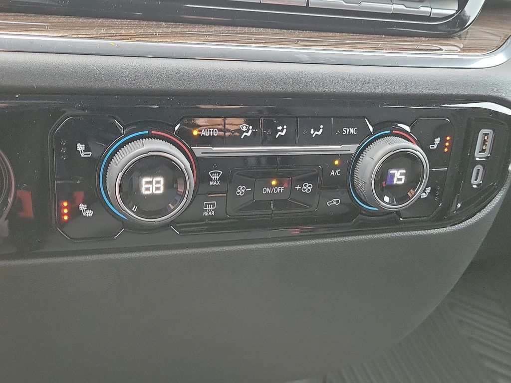 2025 Chevrolet Silverado 1500 LT 10