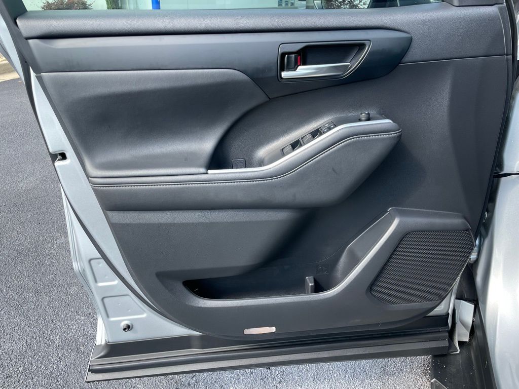 2022 Toyota Highlander XSE 24