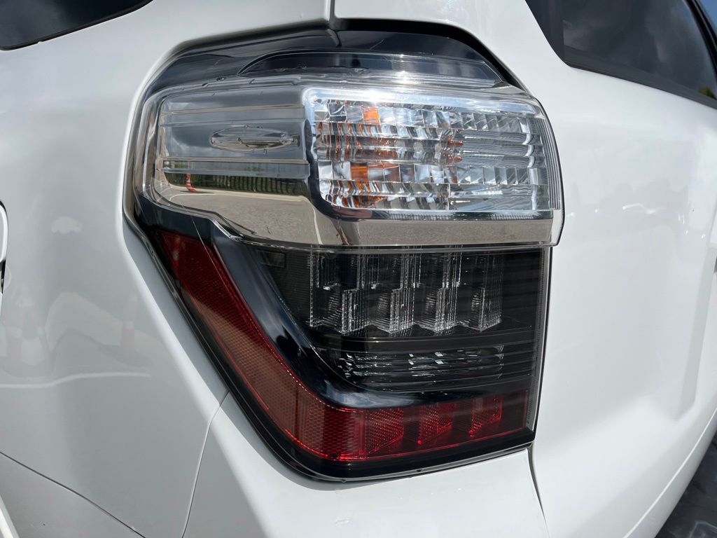 Thumbnail: 2021 Toyota 4Runner - 7