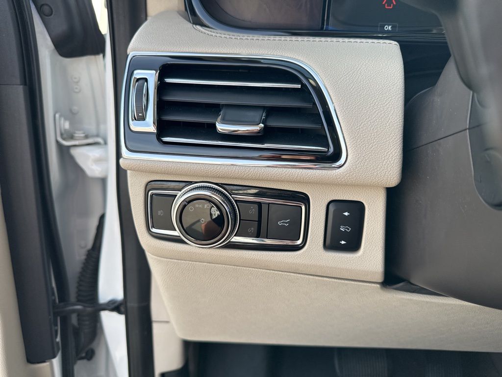 Used Car 2020 Lincoln Navigator L  L Reserve For Sale Under $35,000 In Austin, Texas